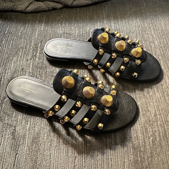 BALENCIAGA BLACK LEATHER ARENA GOLDTONE GIANT STUD SANDALS - SIZE 40 - Picture 6 of 16